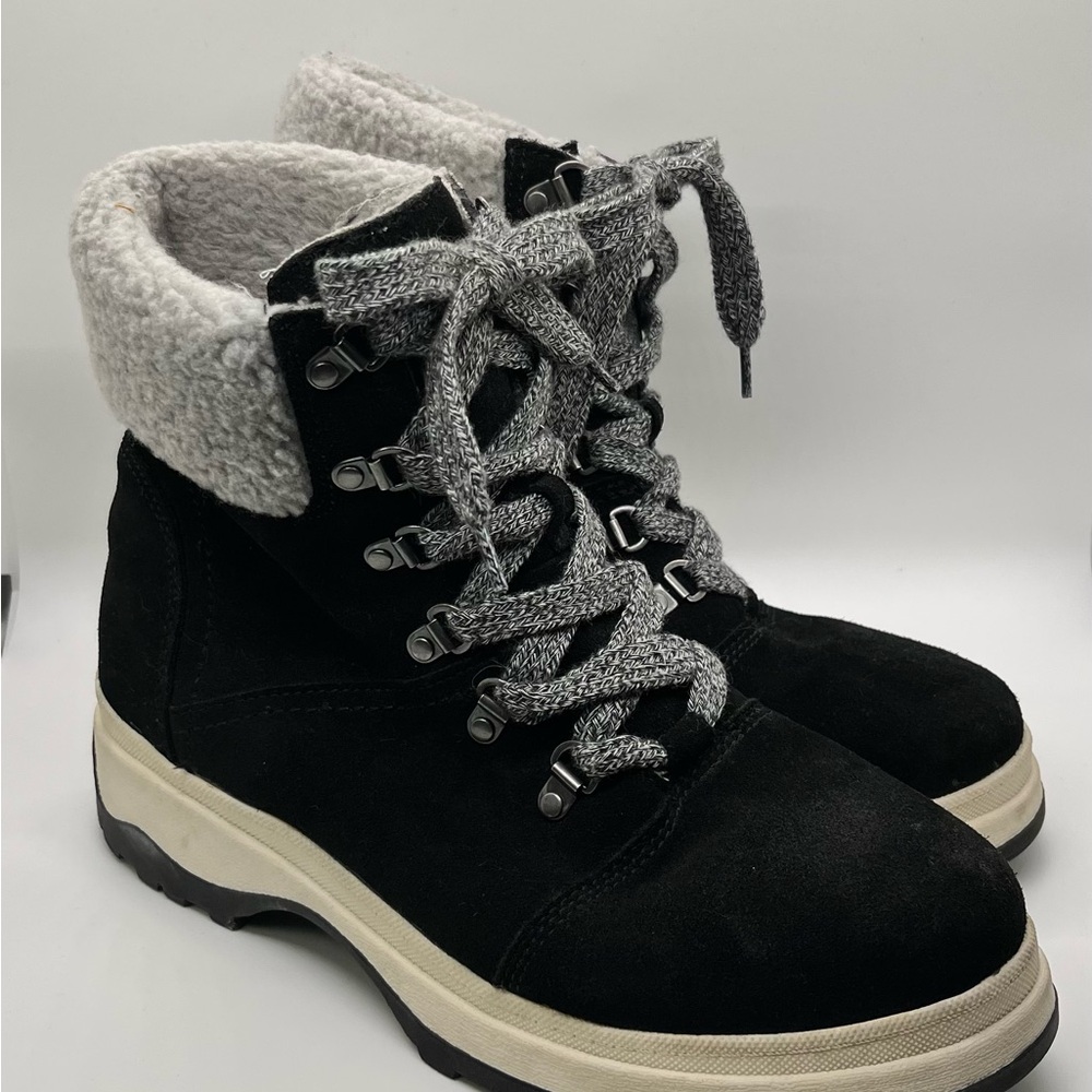 🌺 White Mountain Womens Size 9 Black and Gray Suede Leather Lace-Up Boots